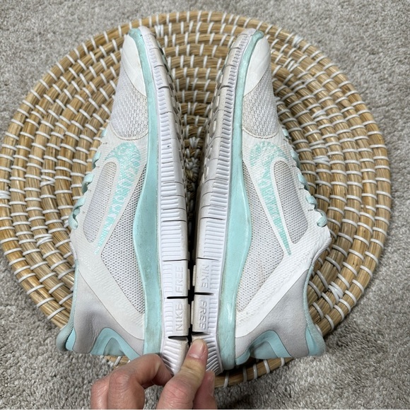 Nike Women’s Free 4.0 V3 Running Shoes Sneakers in White Light Aqua Size 8 - Picture 5 of 16